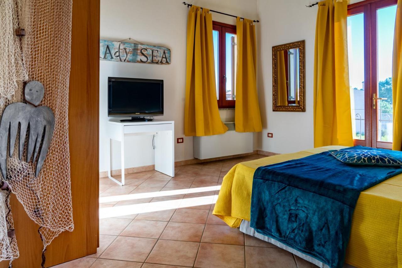 Nora Guesthouse Rooms And Villas 풀라 외부 사진