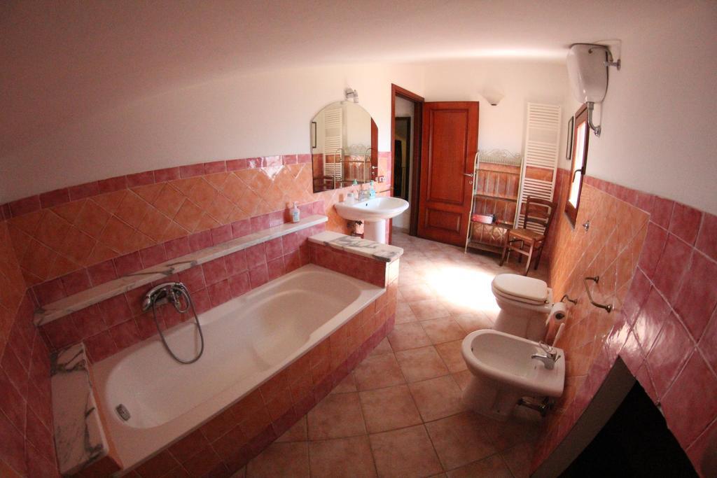 Nora Guesthouse Rooms And Villas 풀라 객실 사진